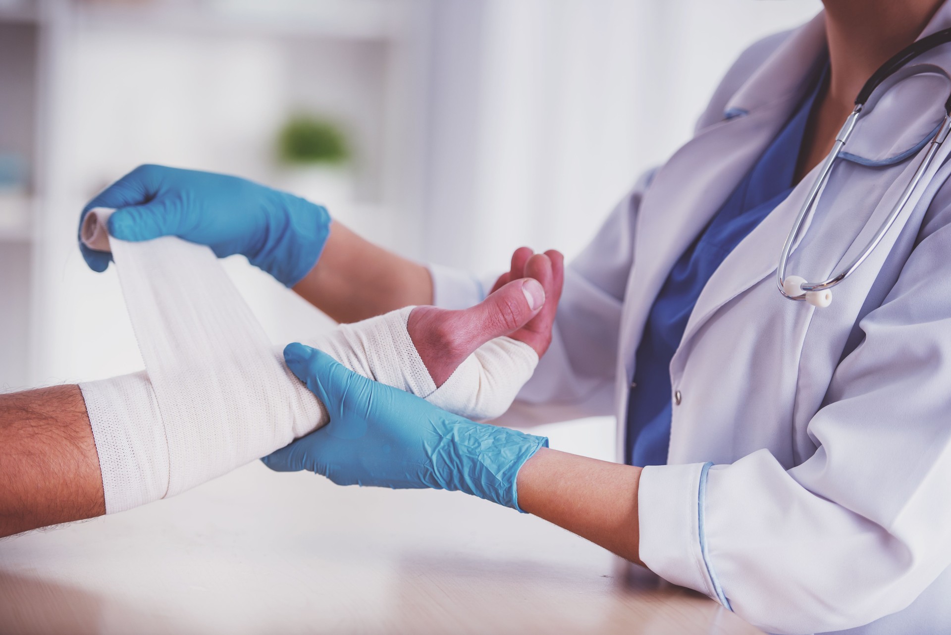 Injury man in doctor